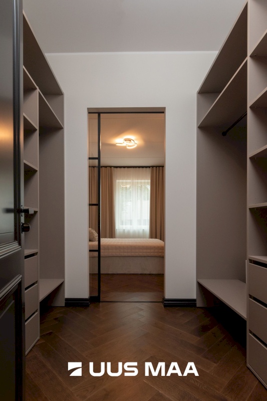 Tallinn, Nõmme linnaosa, Pärnu mnt 328