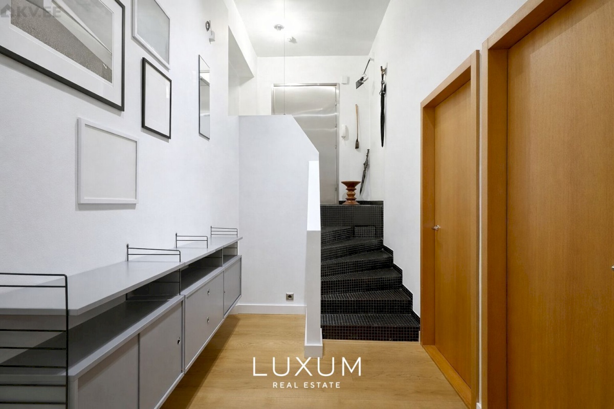 Tallinn, Kesklinna linnaosa, Kreutzwaldi 10