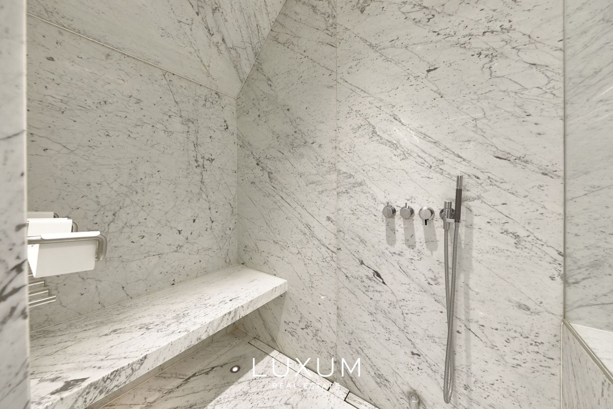 Tallinn, Kesklinna linnaosa, Kreutzwaldi 10