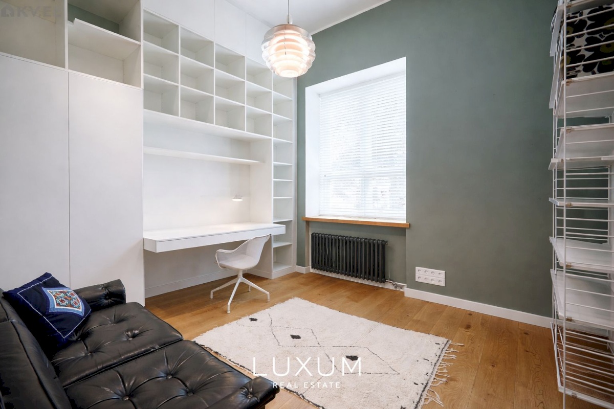 Tallinn, Kesklinna linnaosa, Kreutzwaldi 10