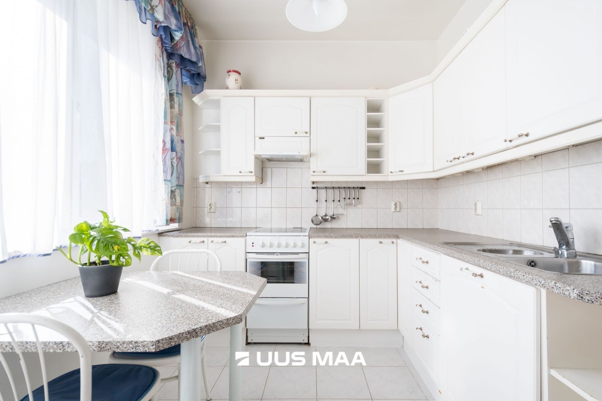 Tallinn, Kesklinna linnaosa, Kaubamaja 4