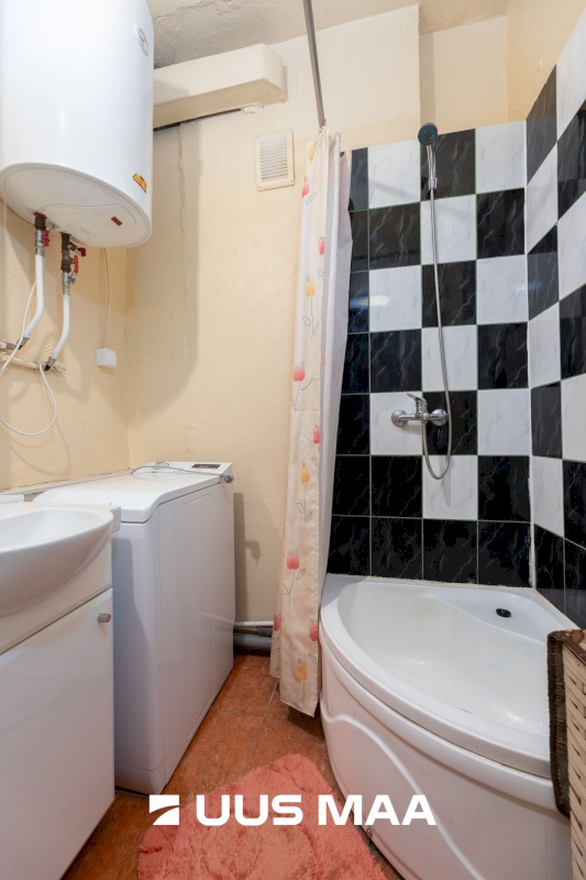 Tallinn, Nõmme linnaosa, Hiiu, Kaare 11a