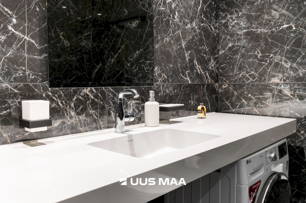 Tallinn, Kesklinna linnaosa, Südalinn, Pärnu mnt 33