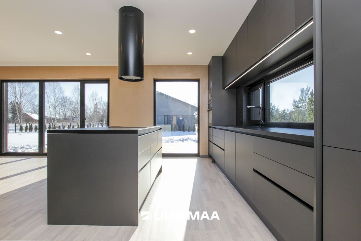 Tori vald, Eametsa küla, Pajulille tee 11