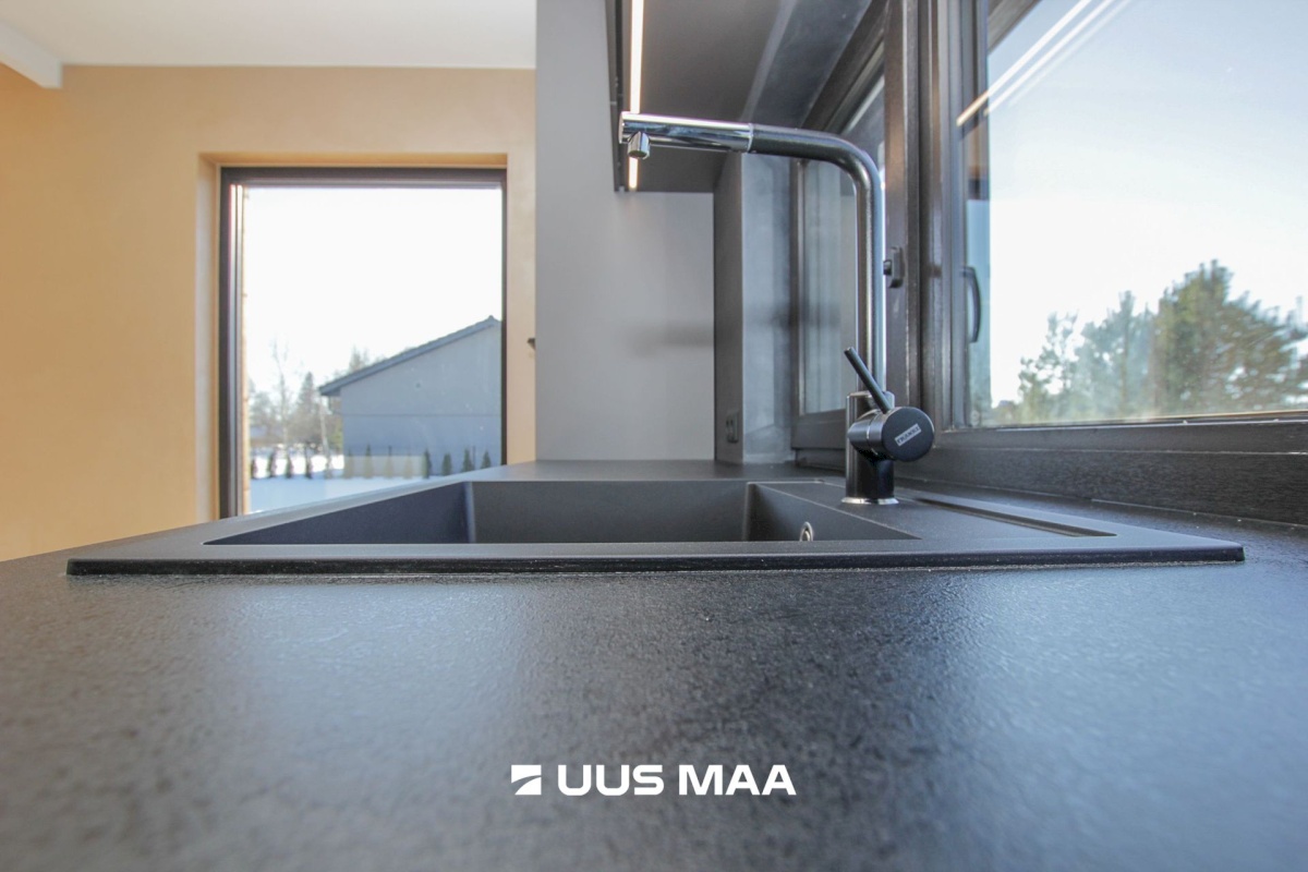 Tori vald, Eametsa küla, Pajulille tee 11