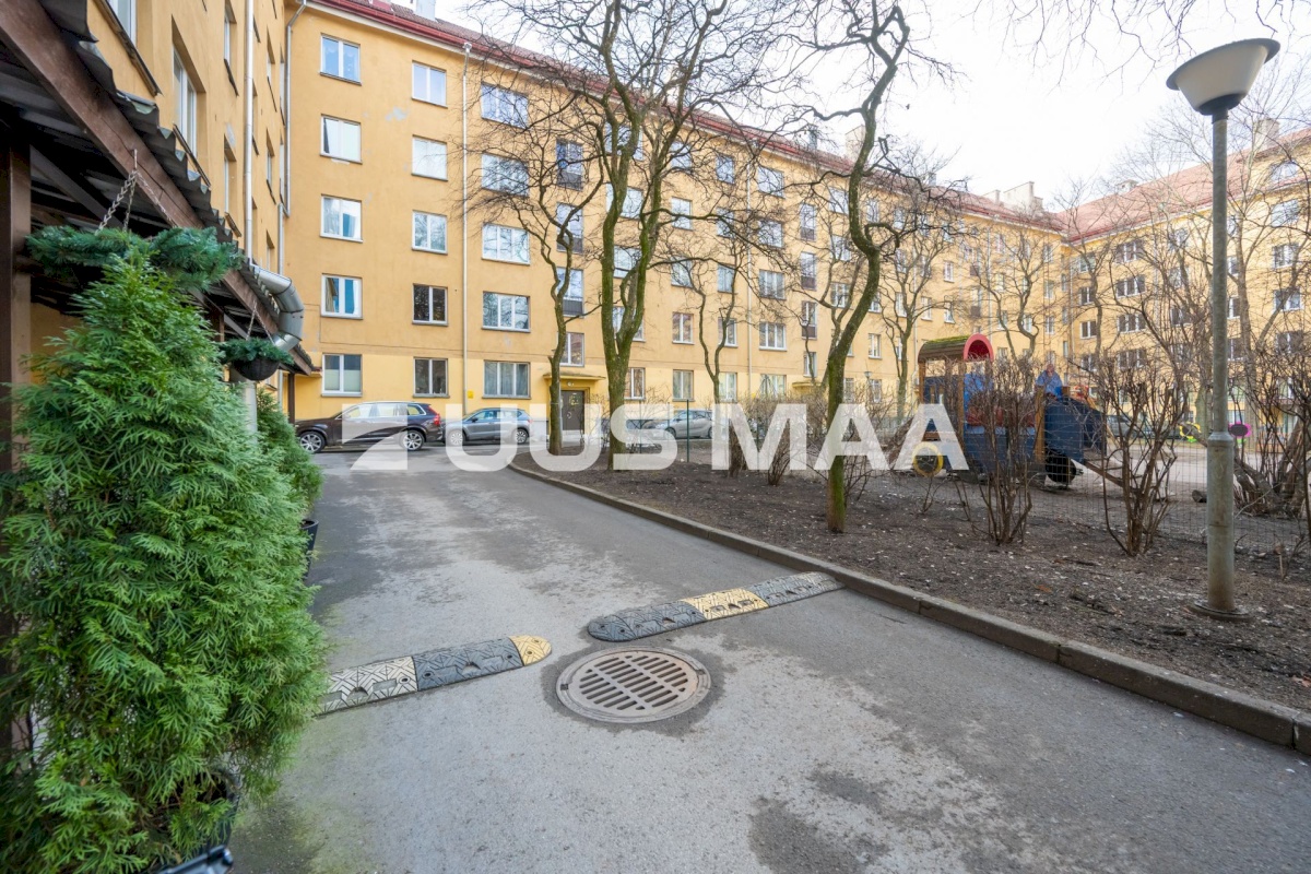 Tallinn, Kesklinna linnaosa, Maakri, A. Lauteri 1