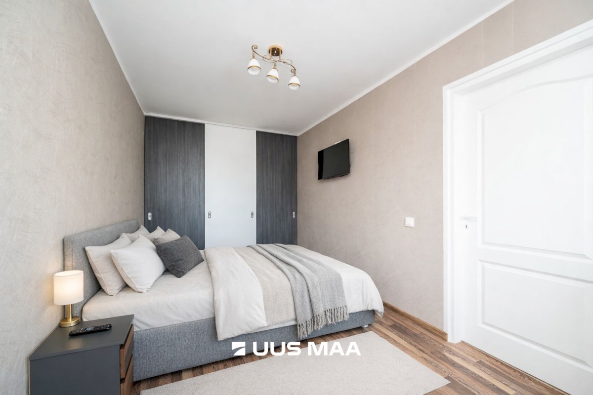 Tallinn, Mustamäe linnaosa, Akadeemia tee 6