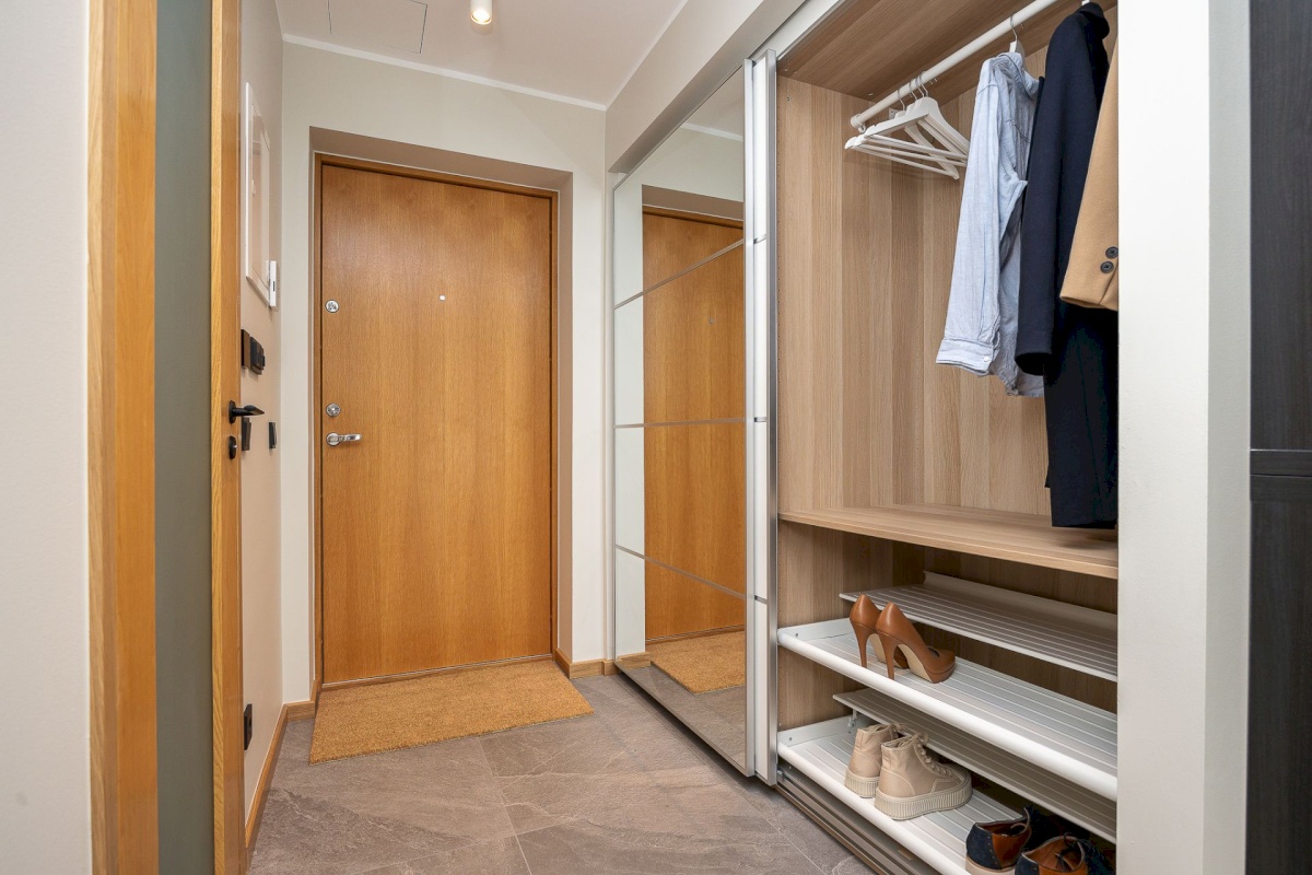 Tallinn, Kesklinna linnaosa, Kaarli pst 8