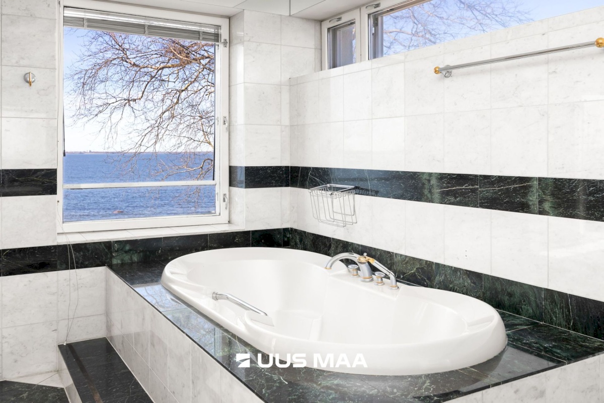 Tallinn, Pirita linnaosa, Merivälja, Lääne tee 1