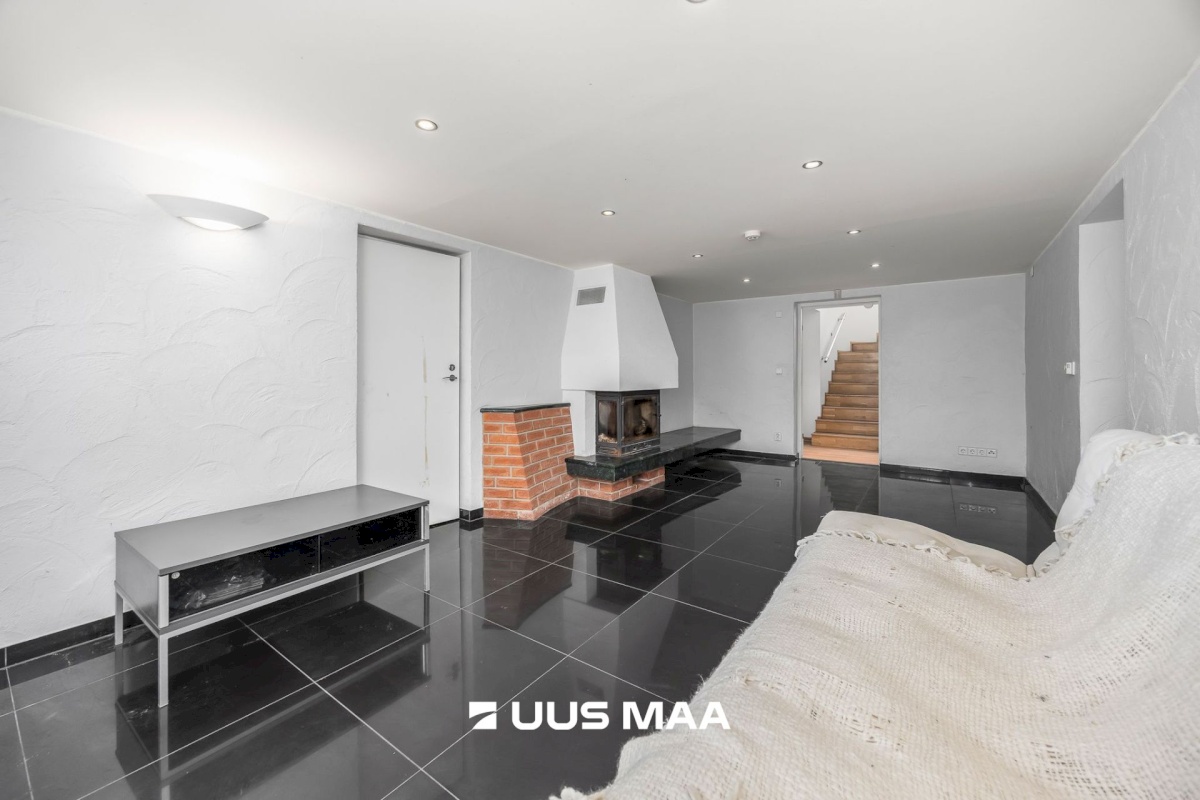 Tallinn, Pirita linnaosa, Merivälja, Lääne tee 1