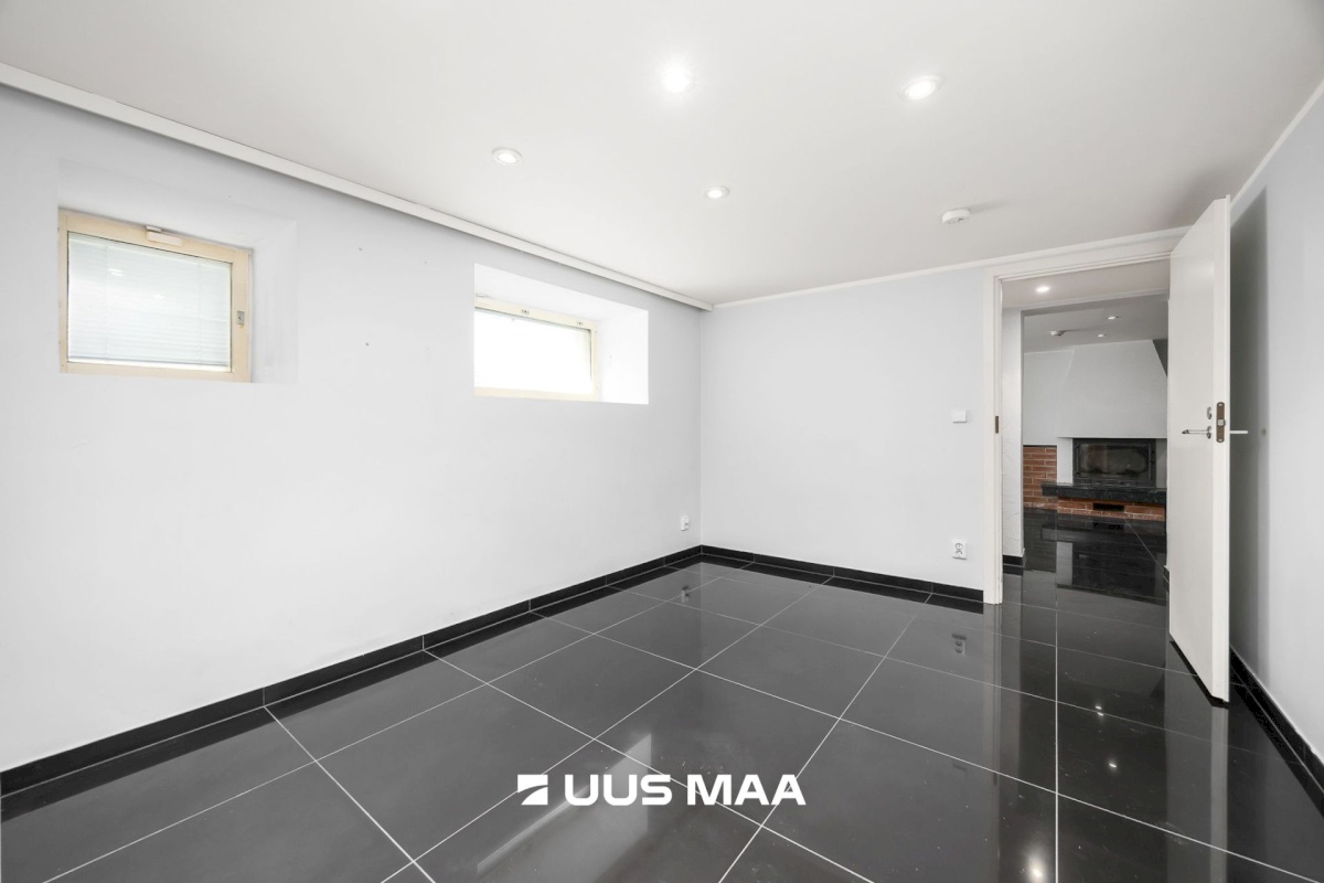 Tallinn, Pirita linnaosa, Merivälja, Lääne tee 1