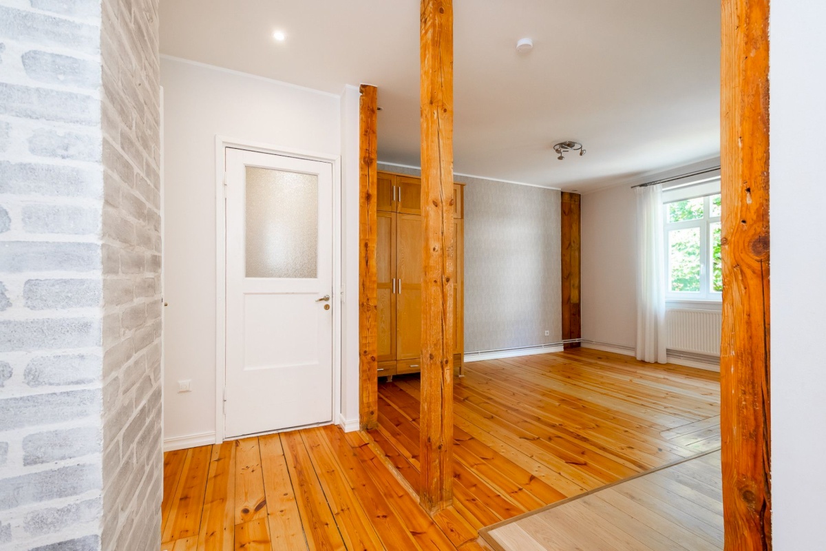 Tallinn, Kesklinna linnaosa, Uus Maailm, Saturni 7