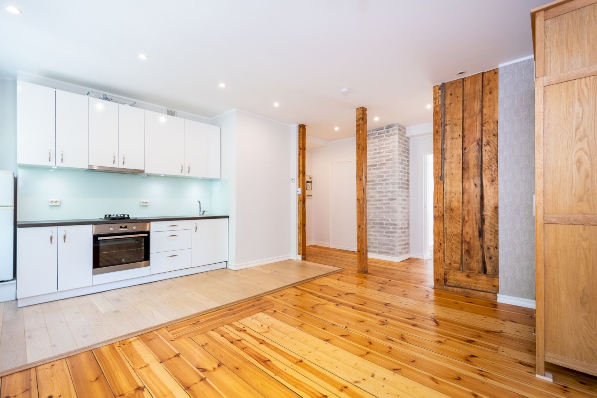 Tallinn, Kesklinna linnaosa, Uus Maailm, Saturni 7