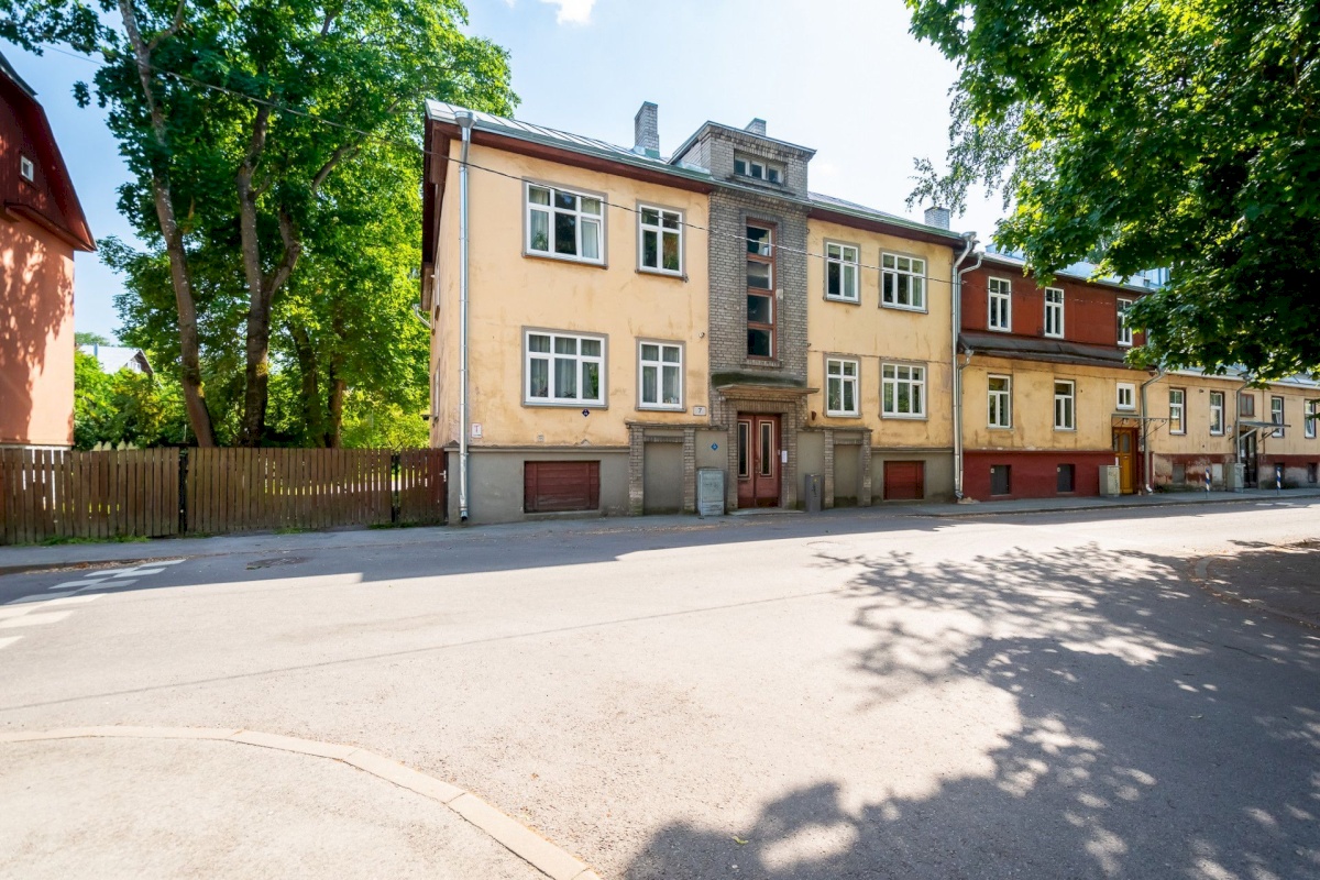 Tallinn, Kesklinna linnaosa, Uus Maailm, Saturni 7