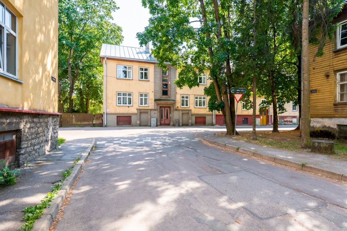 Tallinn, Kesklinna linnaosa, Uus Maailm, Saturni 7