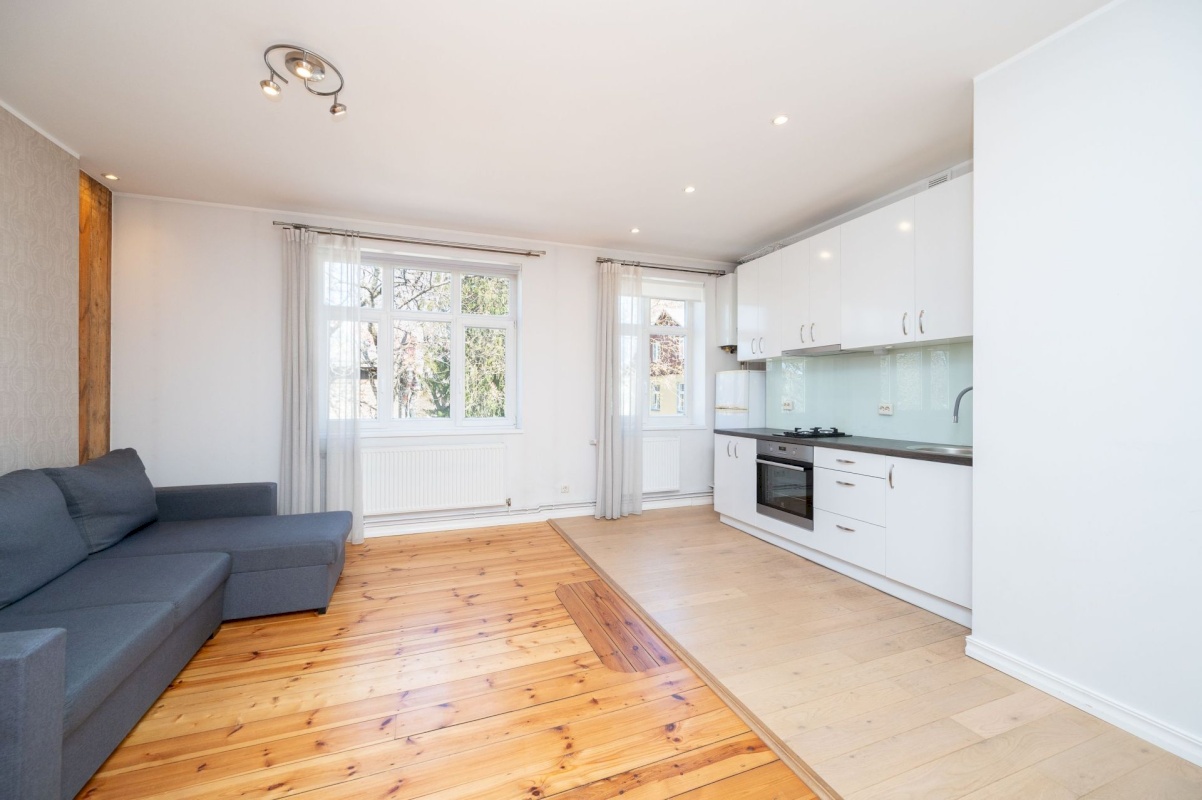 Tallinn, Kesklinna linnaosa, Uus Maailm, Saturni 7