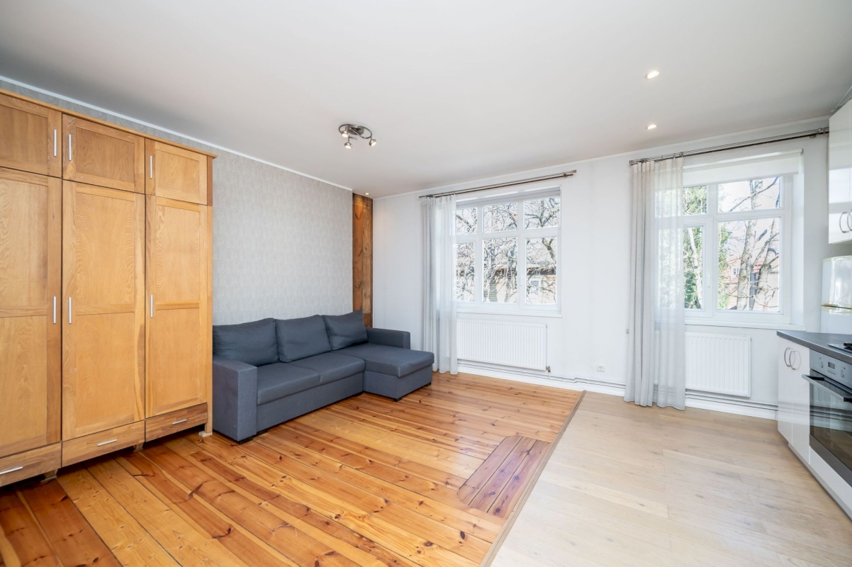 Tallinn, Kesklinna linnaosa, Uus Maailm, Saturni 7