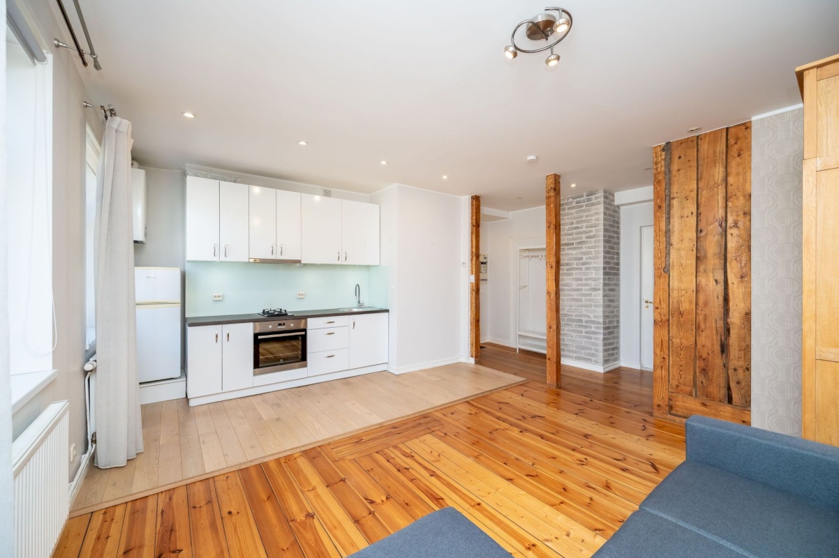 Tallinn, Kesklinna linnaosa, Uus Maailm, Saturni 7