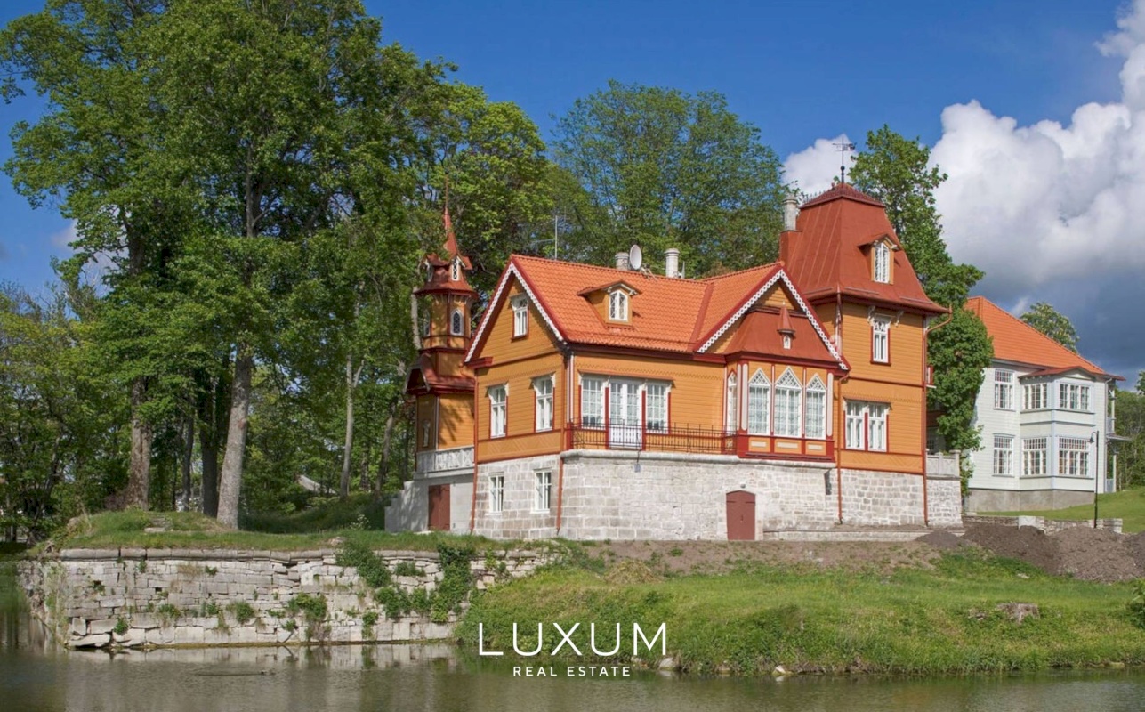 Saaremaa vald, Kuressaare linn, Lossi tn 16