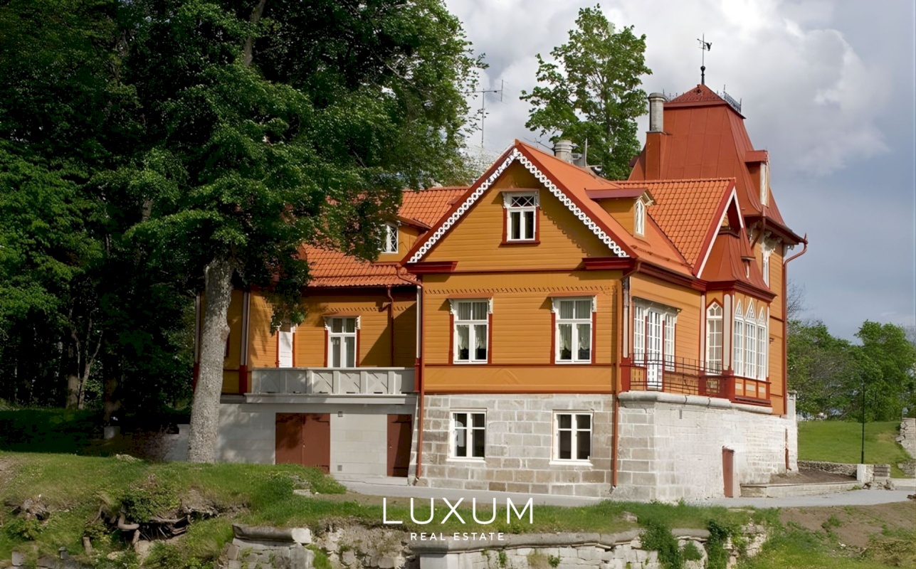 Saaremaa vald, Kuressaare linn, Lossi tn 16