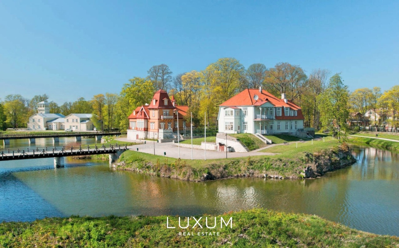 Saaremaa vald, Kuressaare linn, Lossi tn 16