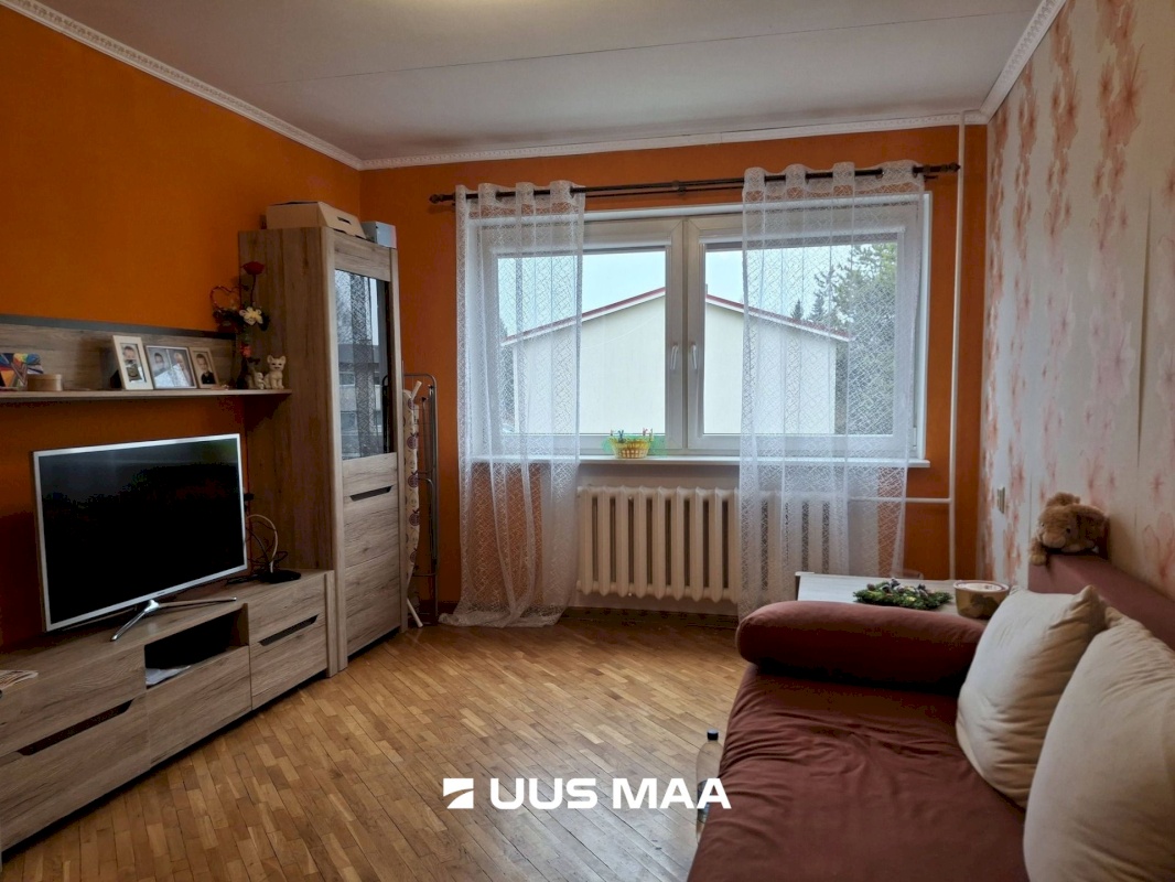 Vinni vald, Pajusti alevik, Linnu 2/1