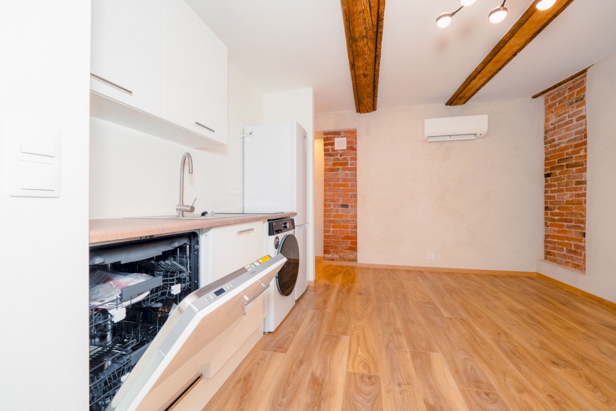 Viljandi linn, Vanalinn, Posti 12