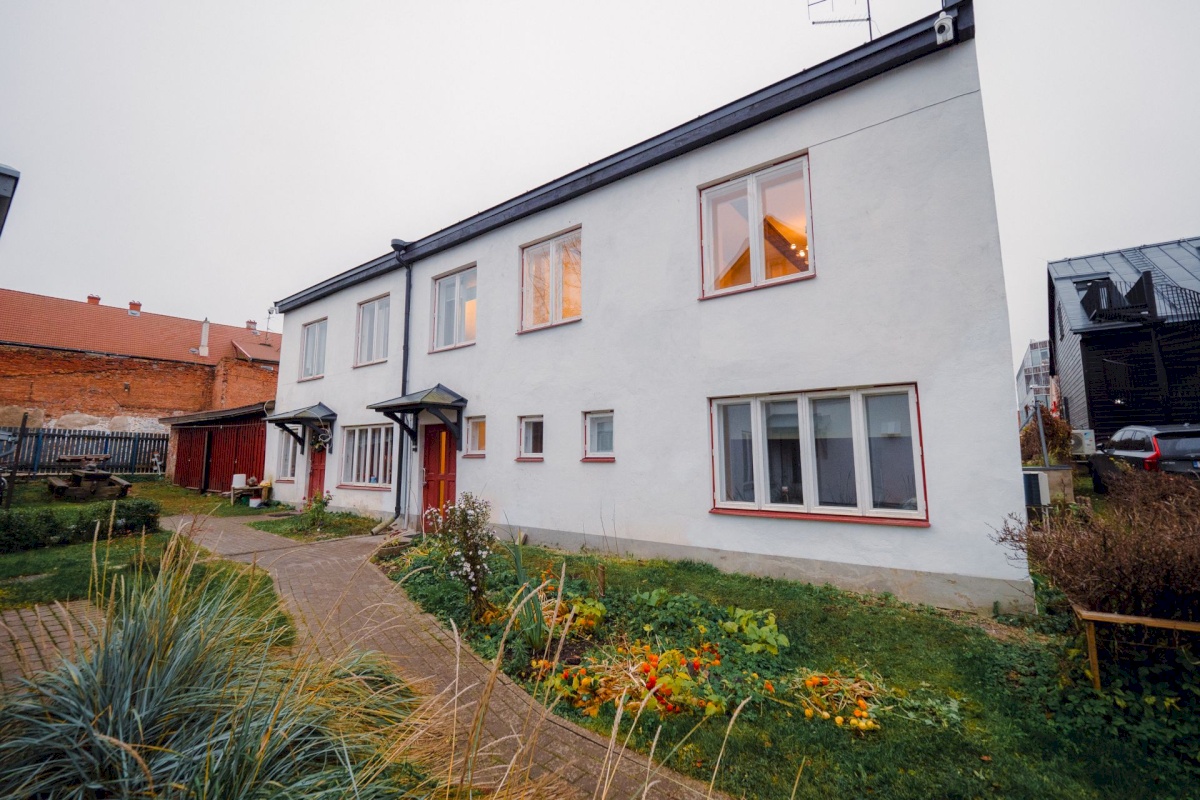 Viljandi linn, Vanalinn, Posti 12