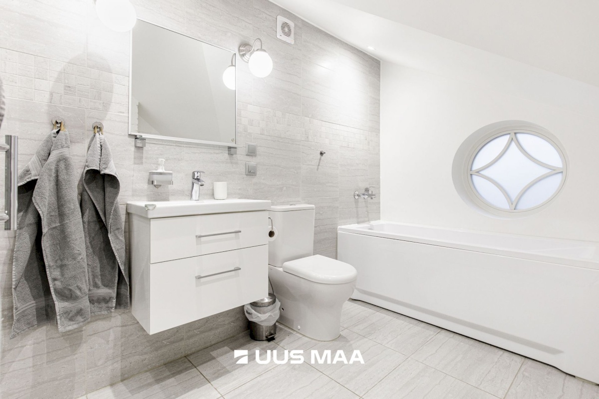 Tallinn, Põhja-Tallinna linnaosa, Kalamaja, Vana-Kalamaja 11