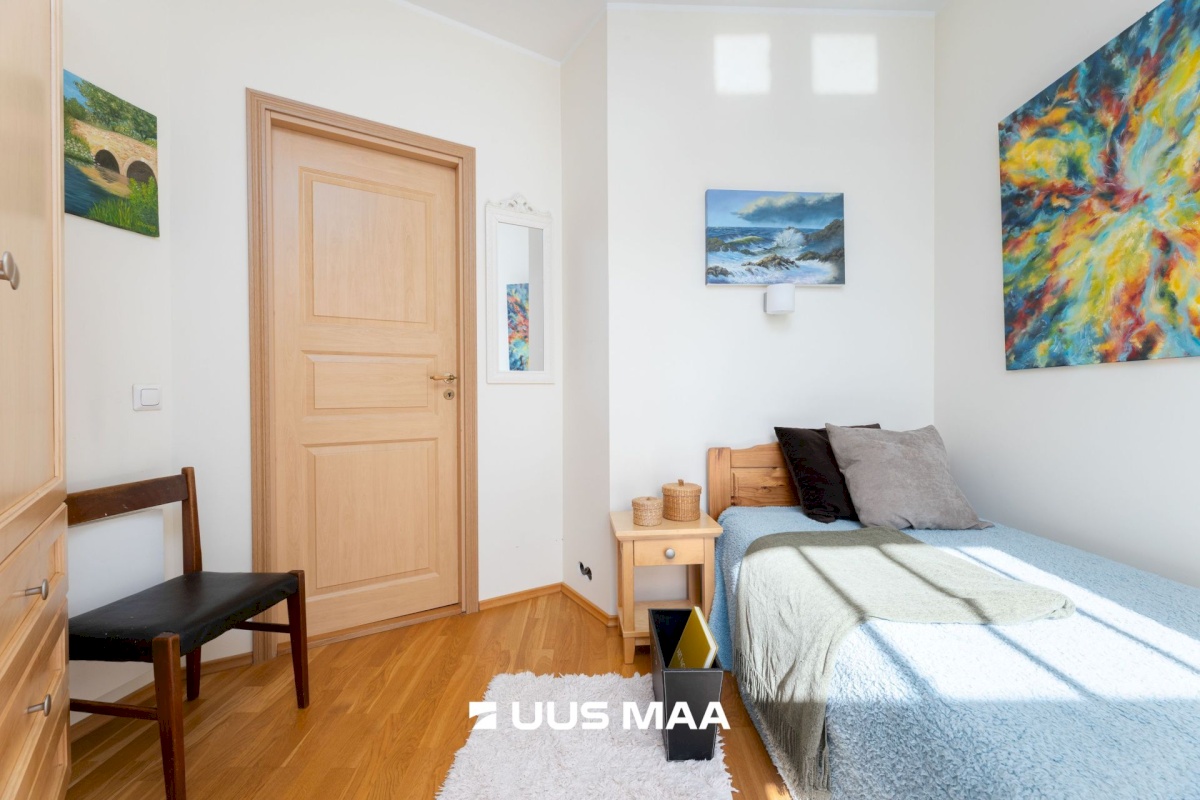 Tallinn, Kesklinna linnaosa, Kadriorg, F. R. Kreutzwaldi 11