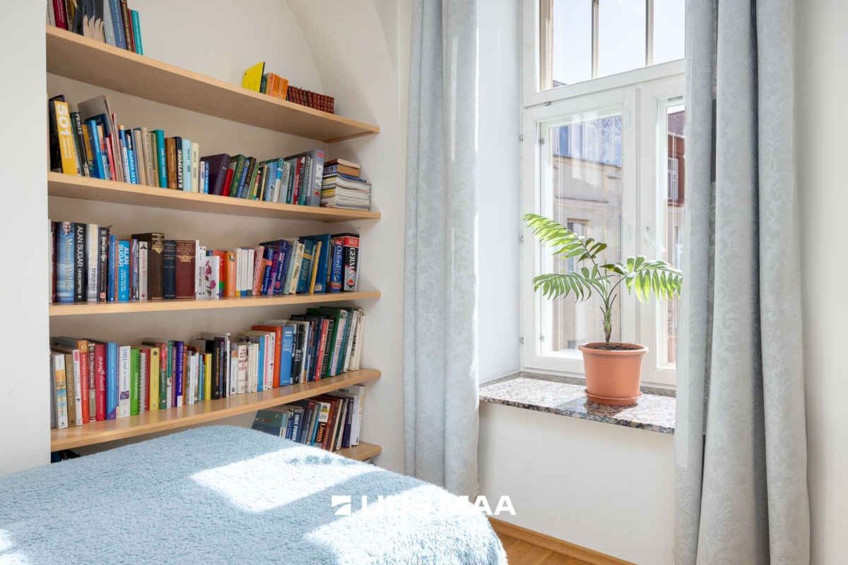 Tallinn, Kesklinna linnaosa, Kadriorg, F. R. Kreutzwaldi 11