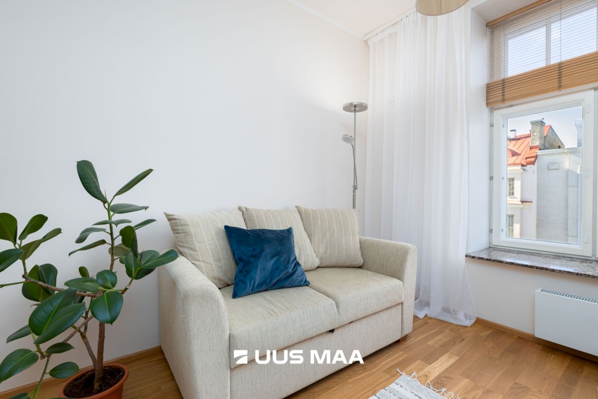 Tallinn, Kesklinna linnaosa, Kadriorg, F. R. Kreutzwaldi 11