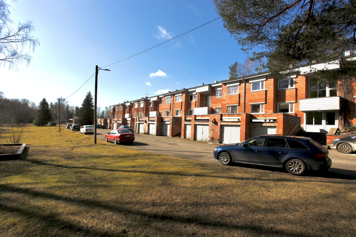 Saarde vald, Kilingi-Nõmme linn, Lavi tee 4