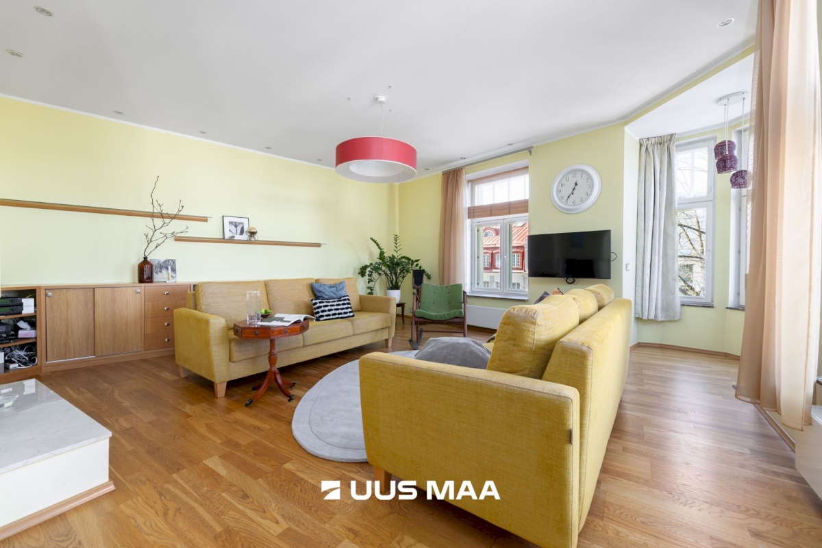 Tallinn, Kesklinna linnaosa, Kadriorg, F. R. Kreutzwaldi 11