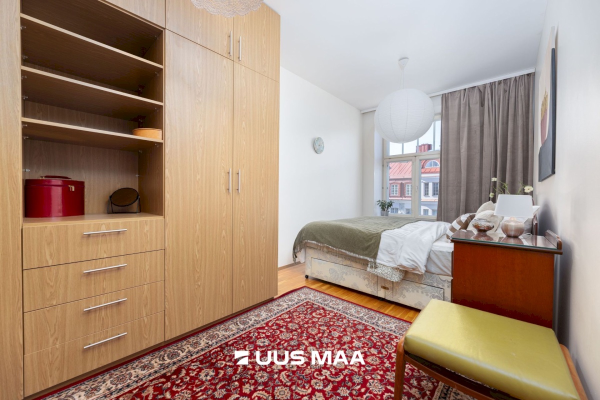 Tallinn, Kesklinna linnaosa, Kadriorg, F. R. Kreutzwaldi 11