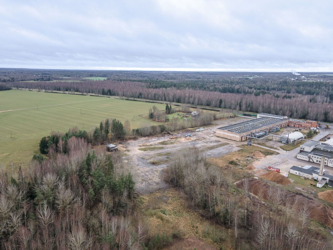 Tõrva vald, Tõrva linn, Tööstuse 1  ja 3