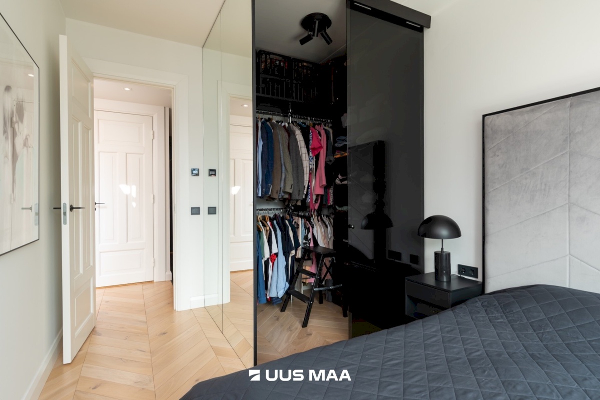 Tallinn, Kesklinna linnaosa, Toom-Kuninga tn 21