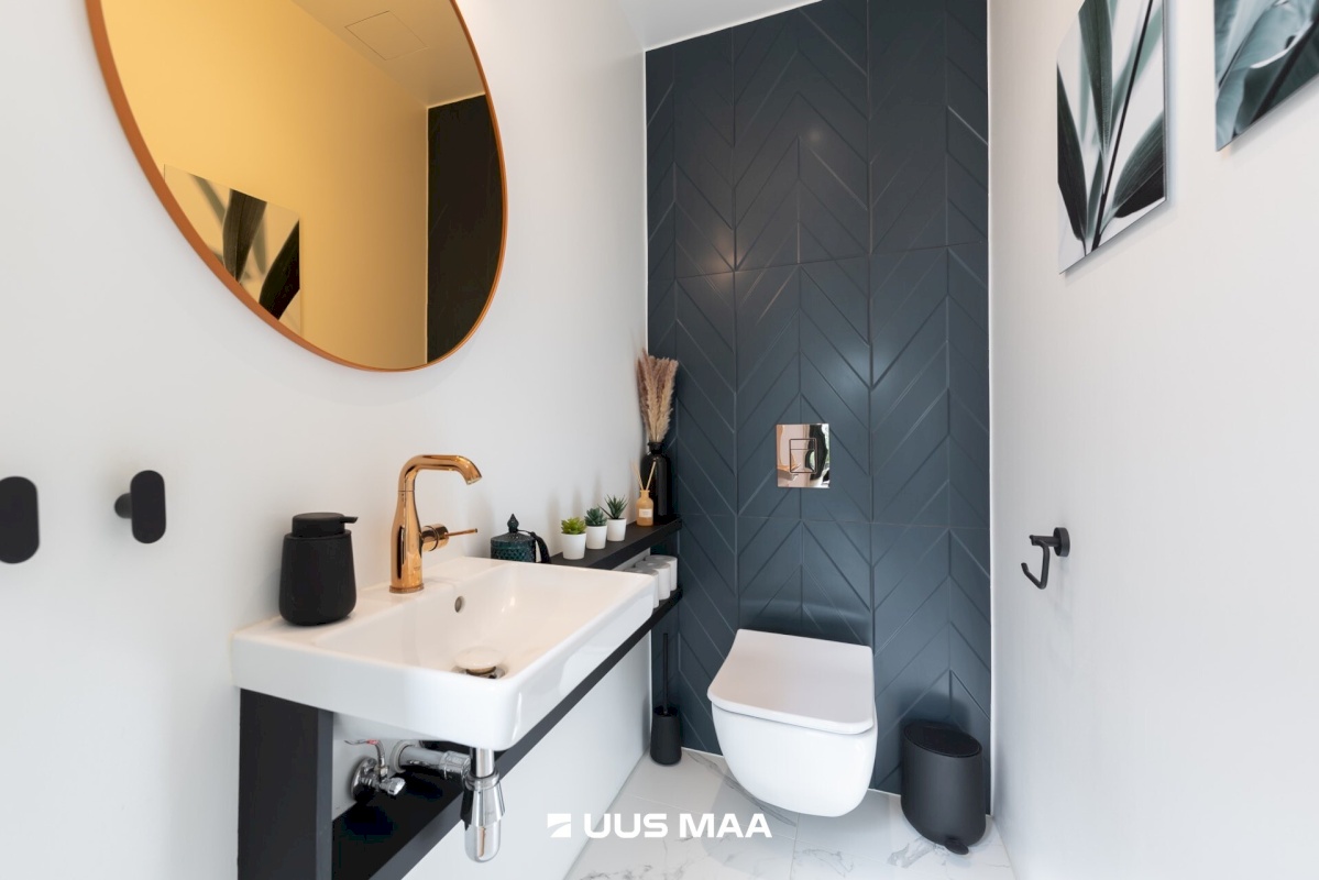 Tallinn, Kesklinna linnaosa, Toom-Kuninga tn 21