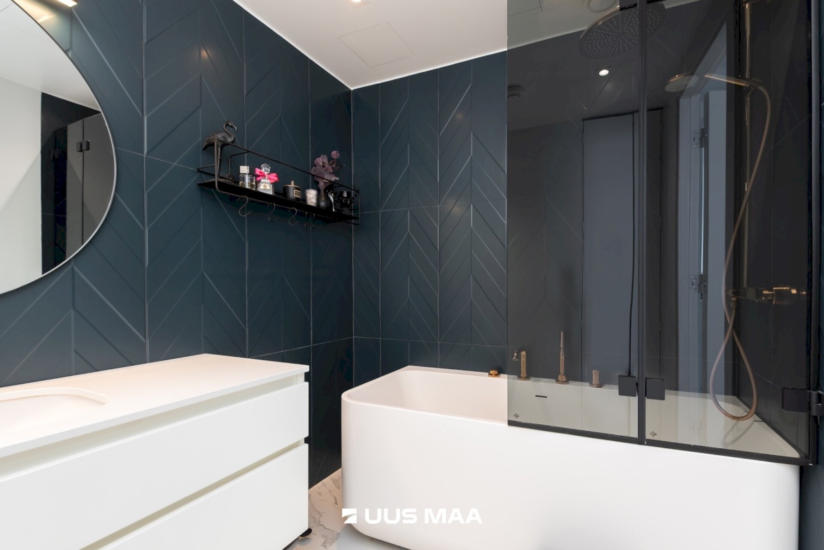 Tallinn, Kesklinna linnaosa, Toom-Kuninga tn 21