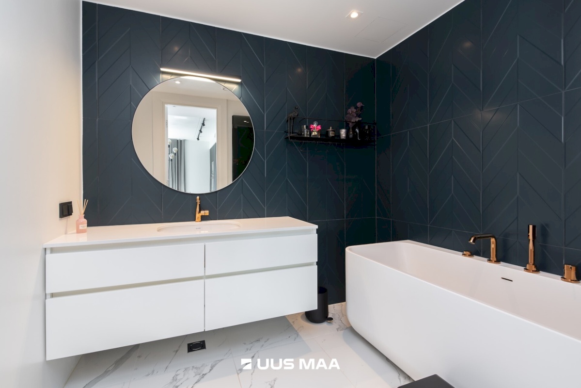 Tallinn, Kesklinna linnaosa, Toom-Kuninga tn 21