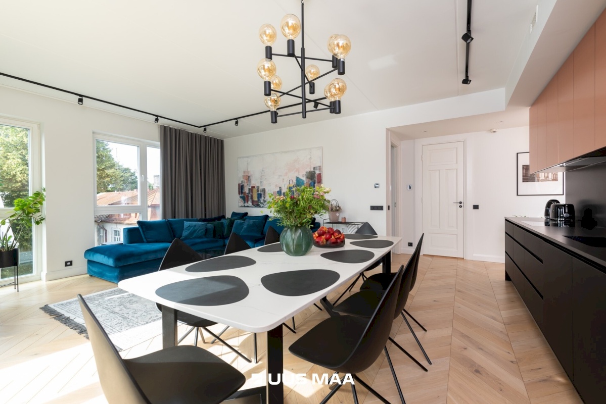 Tallinn, Kesklinna linnaosa, Toom-Kuninga tn 21