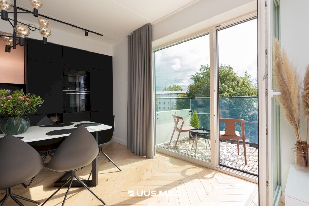 Tallinn, Kesklinna linnaosa, Toom-Kuninga tn 21