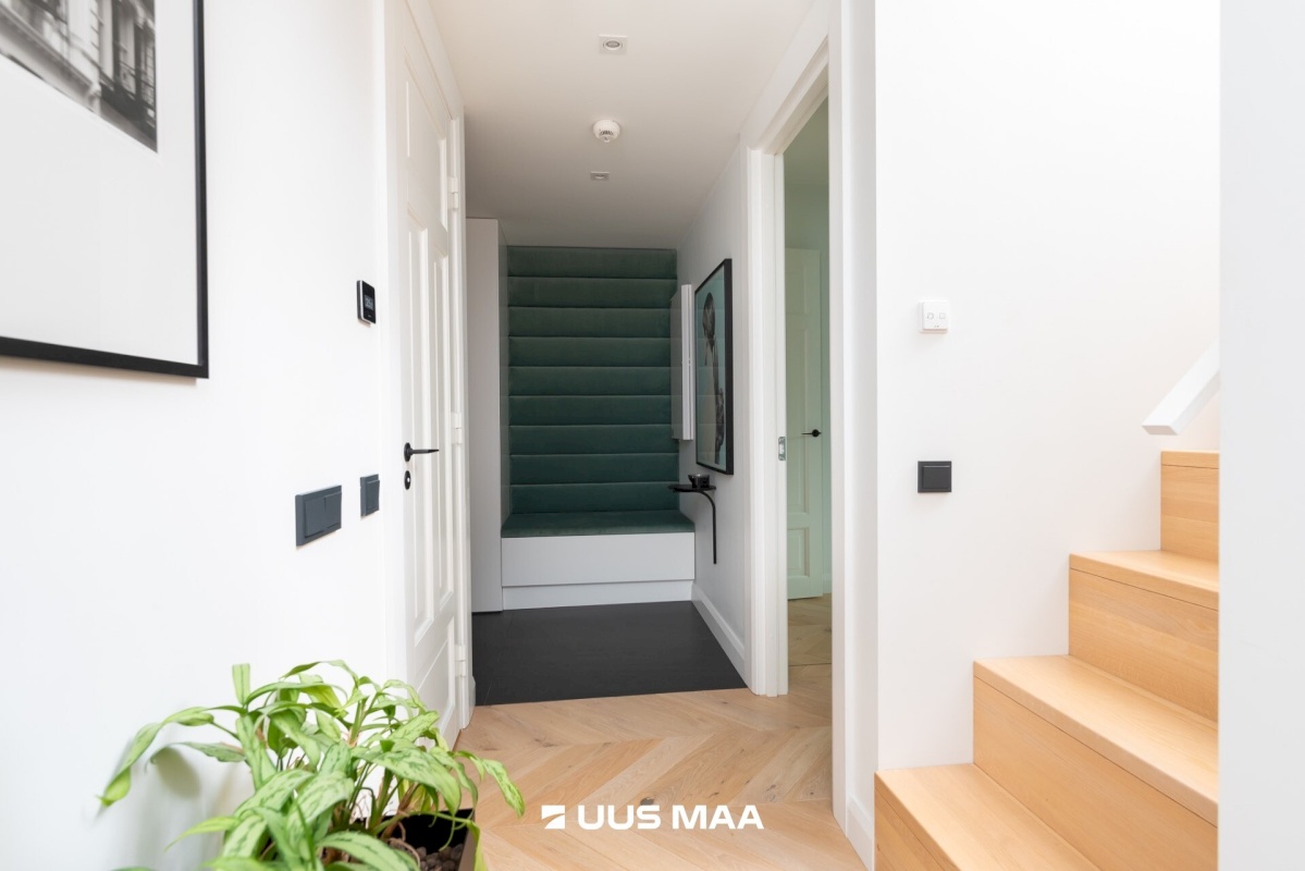 Tallinn, Kesklinna linnaosa, Toom-Kuninga tn 21