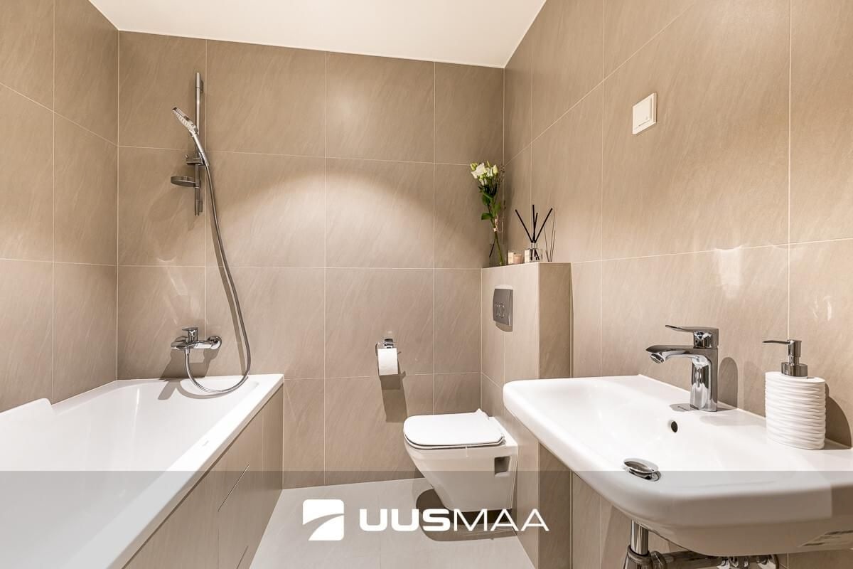 Tallinn, Kristiine linnaosa, Tondi, Sõjakooli 12a