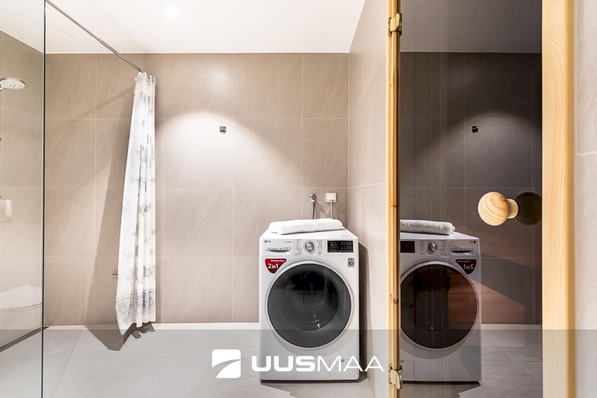 Tallinn, Kristiine linnaosa, Tondi, Sõjakooli 12a