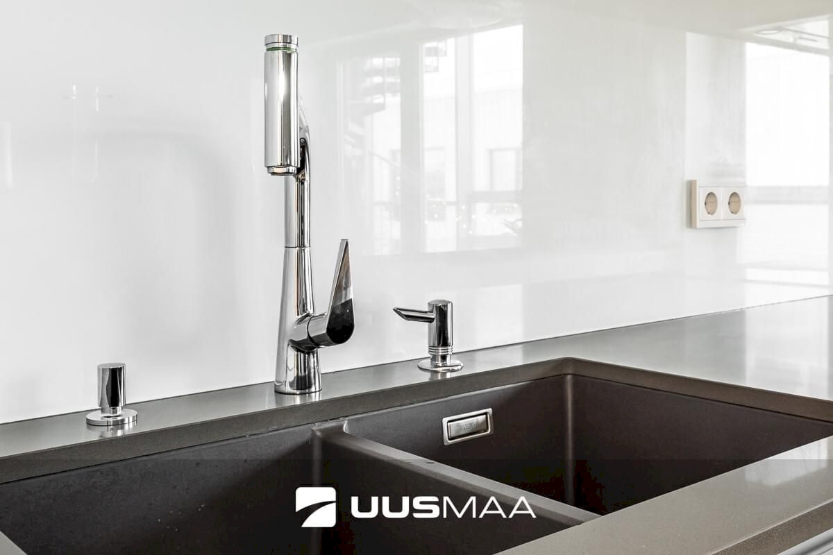 Tallinn, Kristiine linnaosa, Tondi, Sõjakooli 12a