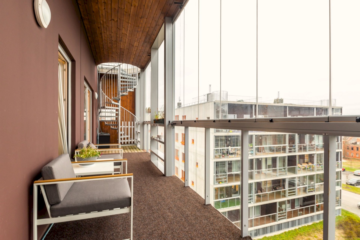 Tallinn, Kristiine linnaosa, Tondi, Sõjakooli 12a