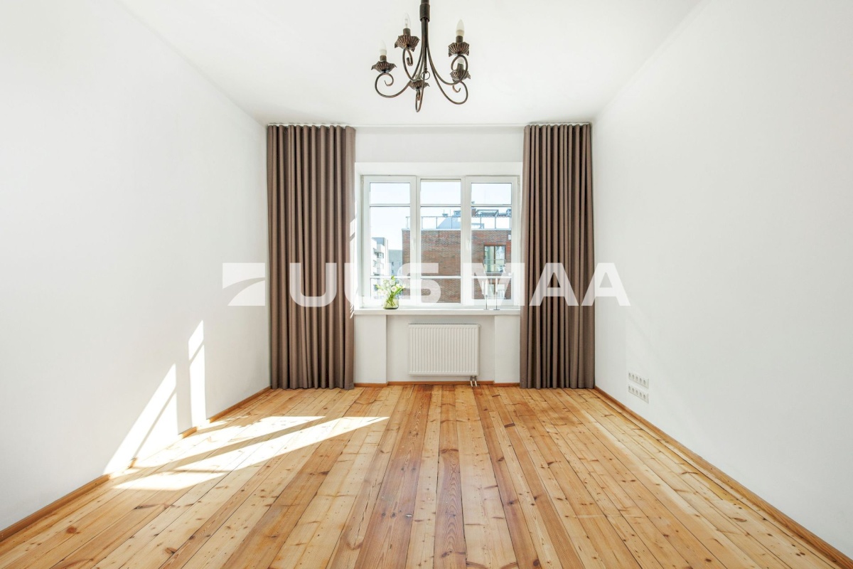 Tallinn, Kesklinna linnaosa, Narva mnt 10