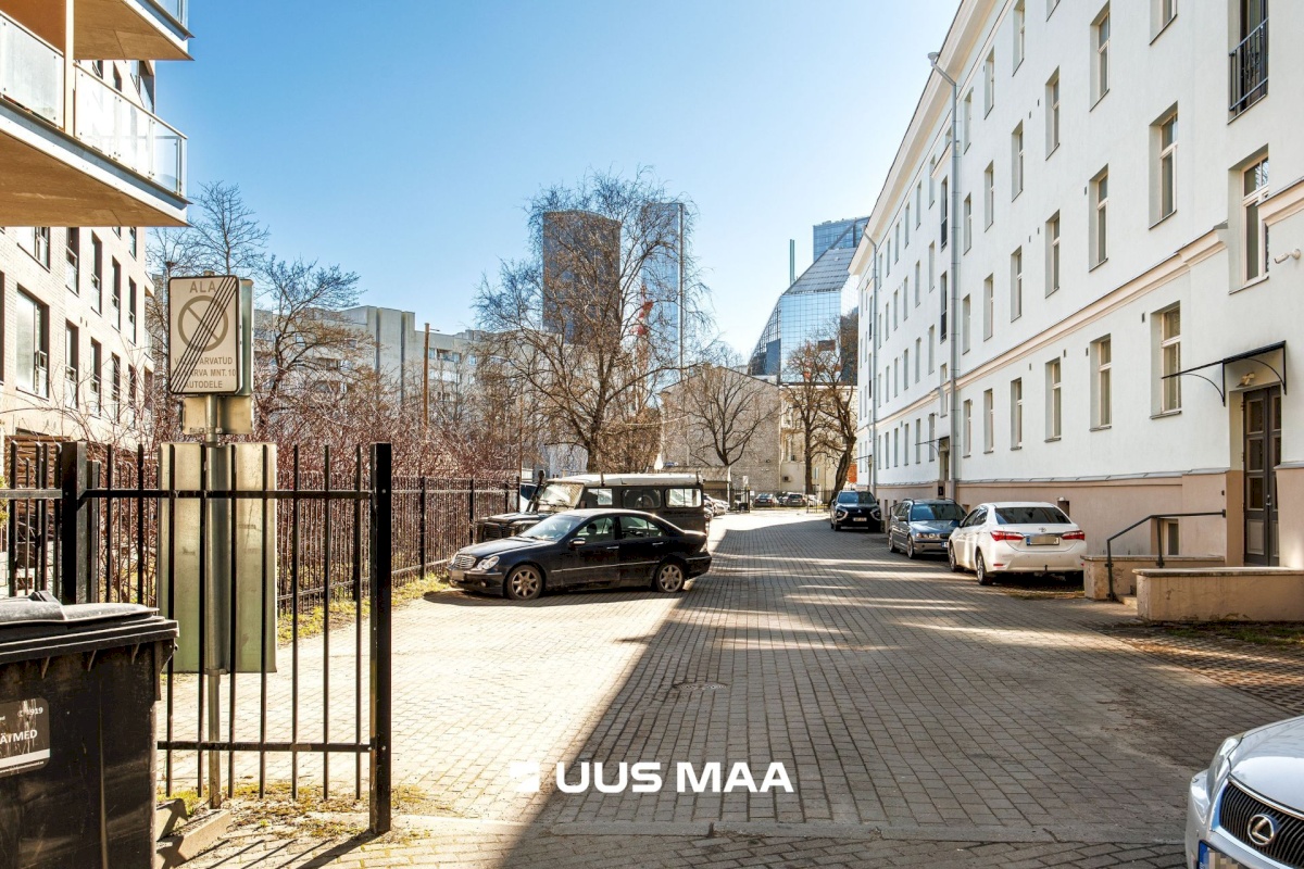 Tallinn, Kesklinna linnaosa, Narva mnt 10