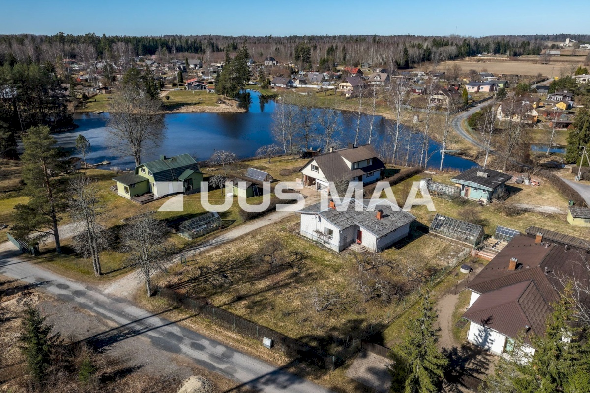 Viljandi vald, Vardi küla, Emamänni tee 4